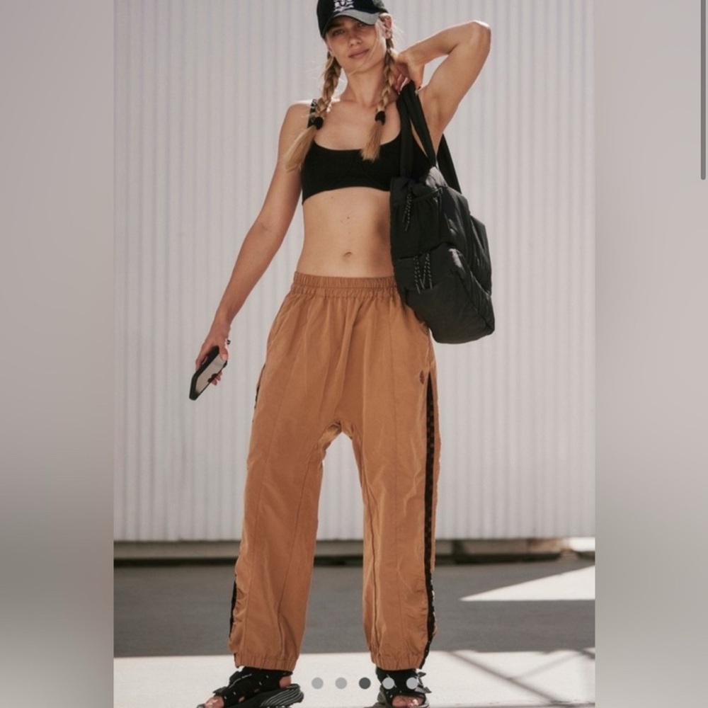 Free People Movement You And Me Pants NWT Retail $108 in Caramel Size Large